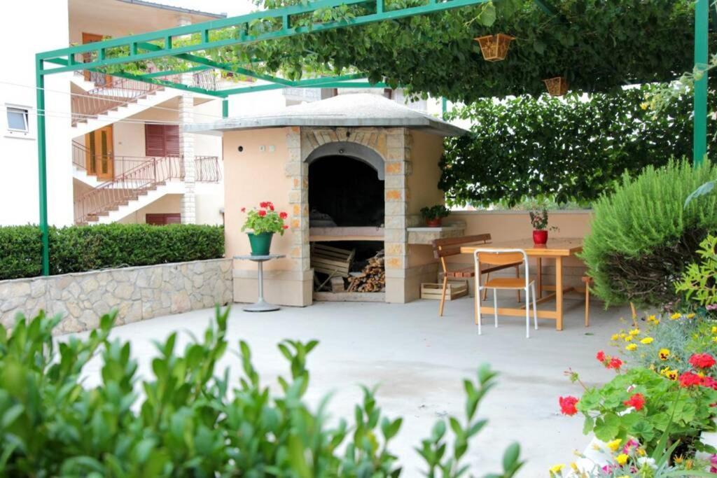 Cosey Studio Apartment For 2 Free Private Parking Makarska Luaran gambar