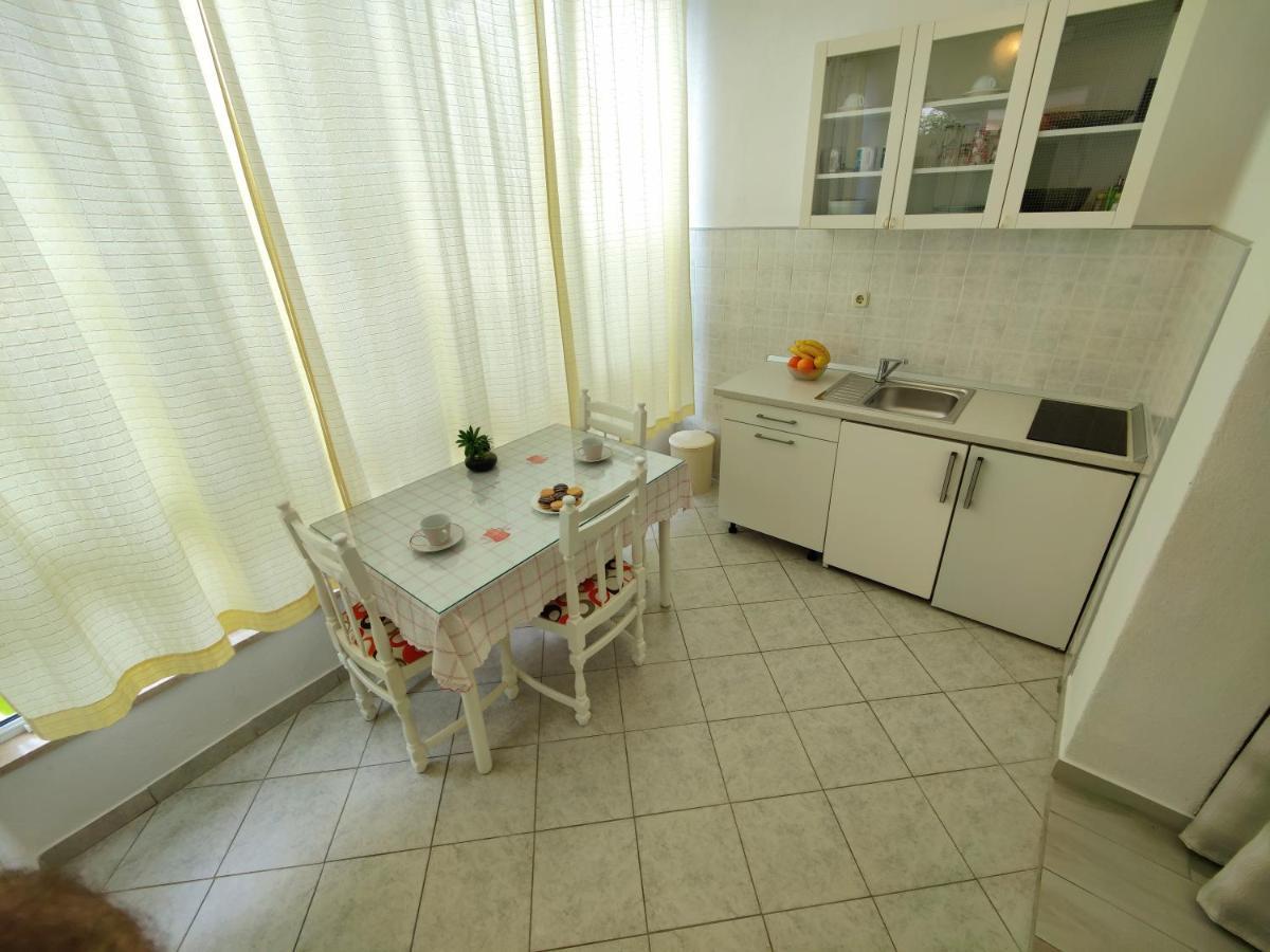 Cosey Studio Apartment For 2 Free Private Parking Makarska Luaran gambar