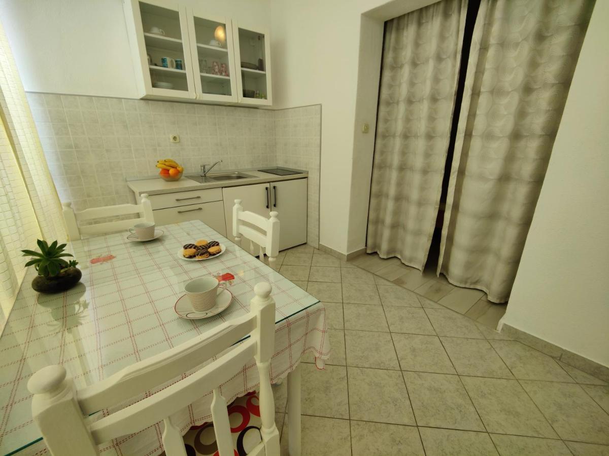 Cosey Studio Apartment For 2 Free Private Parking Makarska Luaran gambar